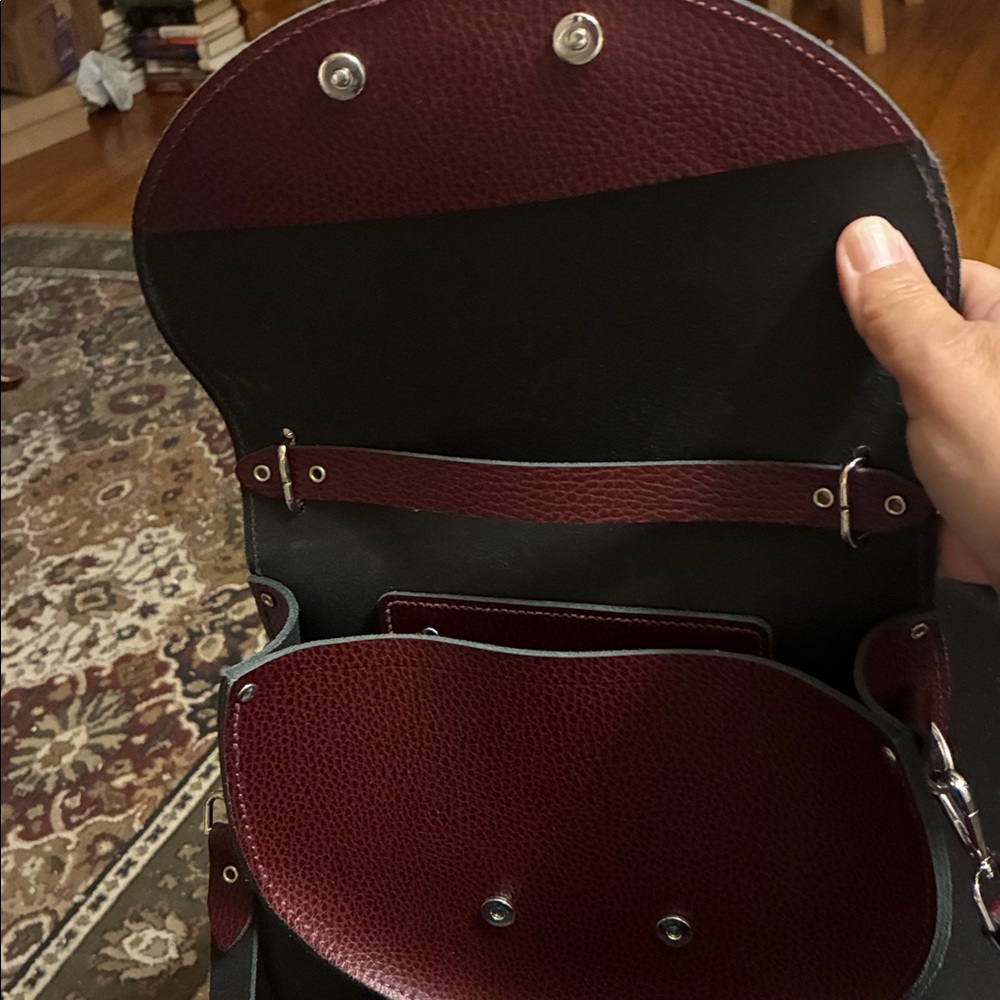 Cambridge Satchel Crossbody in Oxblood Celtic Grain—The Kate 🇬🇧 - Picture 8 of 13